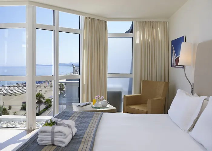 克里提海滩酒店