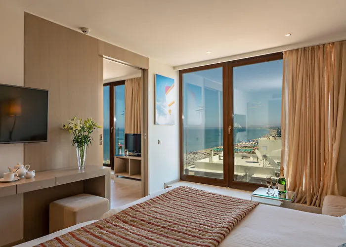 克里提海滩酒店