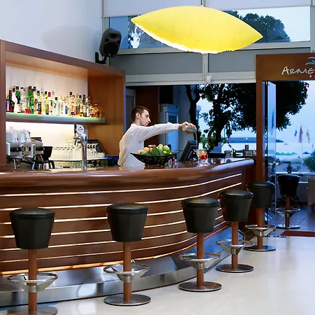 克里提海滩酒店